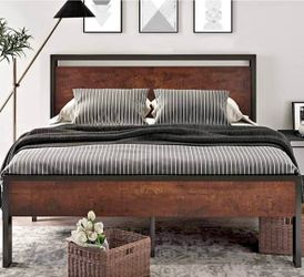King Size Metal & Wood Platform Bed Frame – 800 lb Capacity