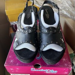 Women’s Shoes Size 10