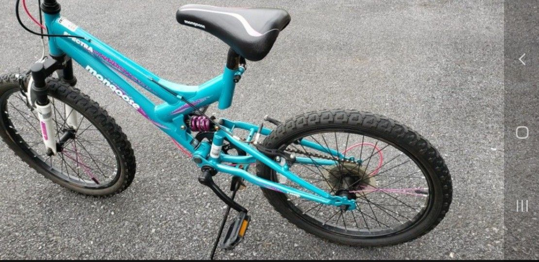 Mongoose Spectra discretionary Mountain Bike