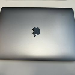 Macbook Pro - 13”, M2, 2022