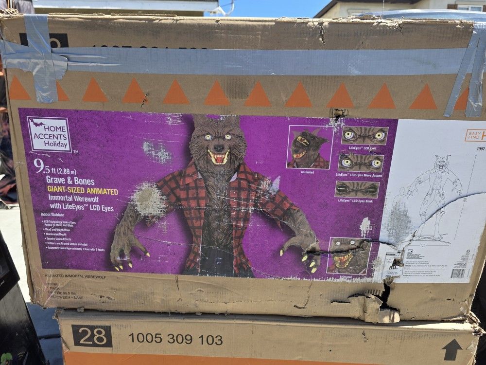 9.5 Ft Warewolf Animatronic