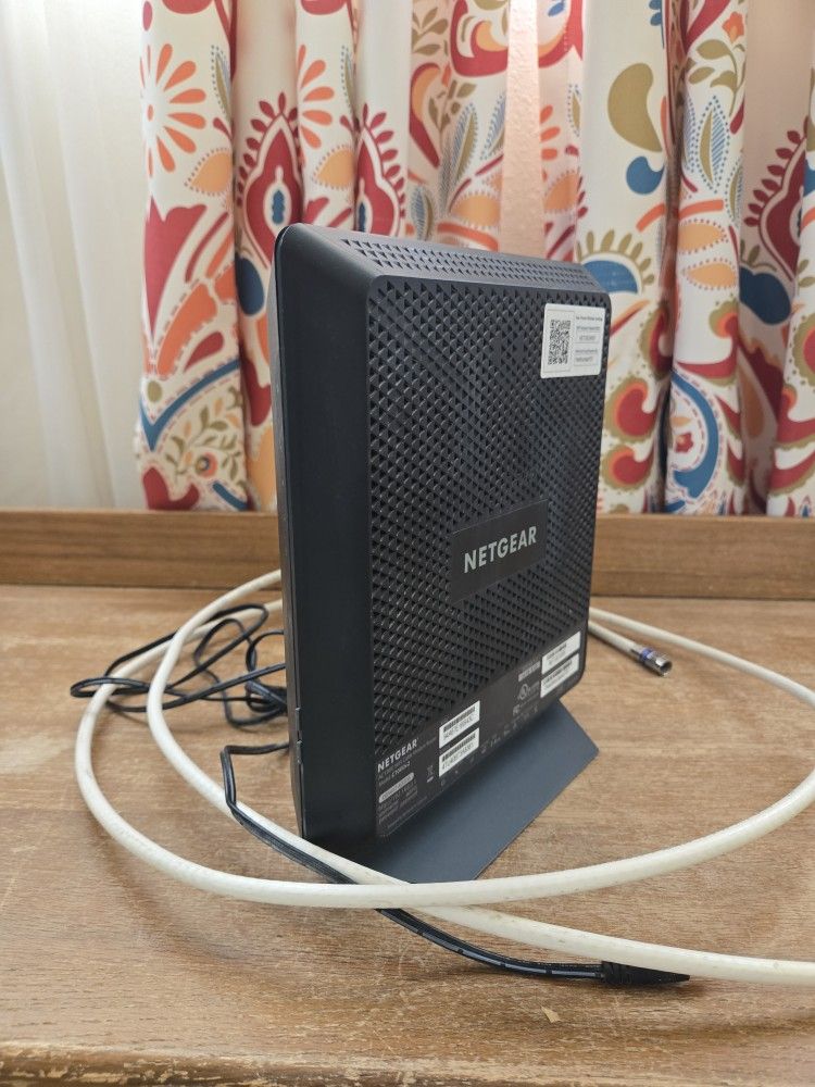 USED Fast, Reliable WiFi – Nighthawk C7000v2 AC1900 Modem Router