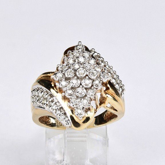 10k Gold Diamond Ring Stamped 10k 2ctw Size 7 w 7.08gr. Marquee shaped pyramid at the top made up of 25 diamonds with 13 on each side in a curved patt