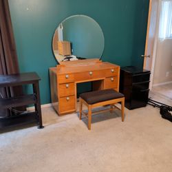 Vanity - 3/29 Yard sale 