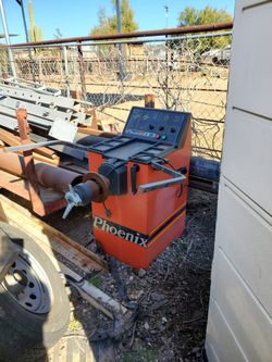 Phoenix Wheel Balancer - Powers Up. Needs Right Display 