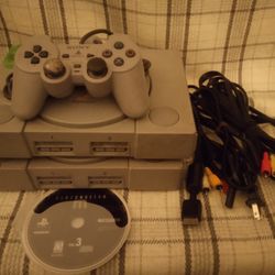 2 Original PlayStation Consoles/ 1 Controller/1 Memory Card And 1 Game 