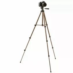 Amazon Basics16-50-inch Lightweight Camera Mount Tripod Stand With Bag Black