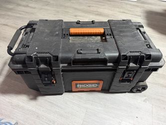 RIDGID Rolling Tool Box