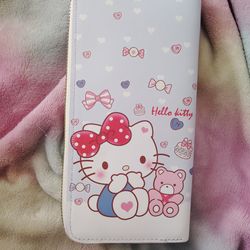 Cute hello kitty wallet, completely brand new🦋for any hello kitty fan,hurt before someone else gets it♥️🦐