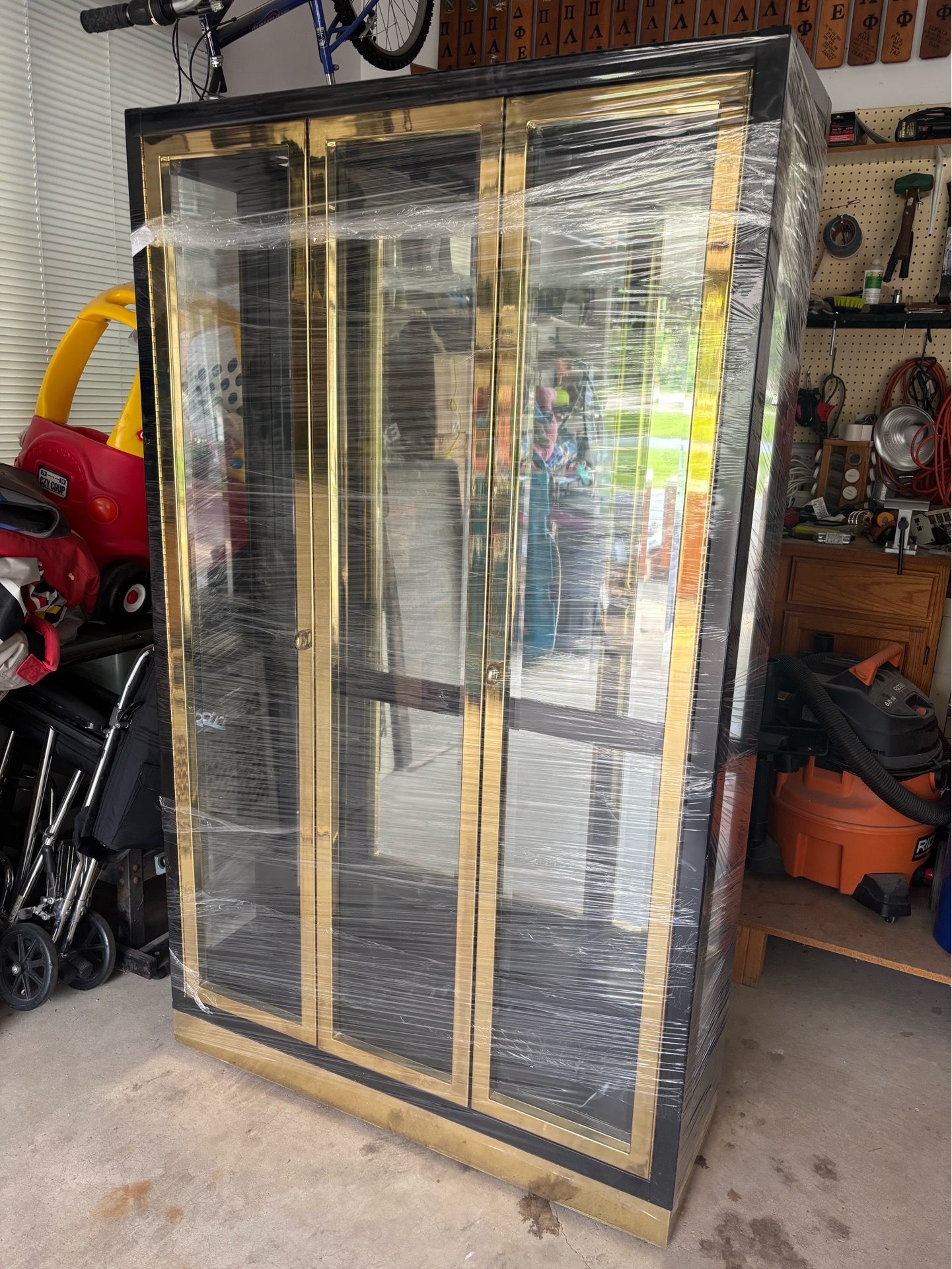 Curio cabinet