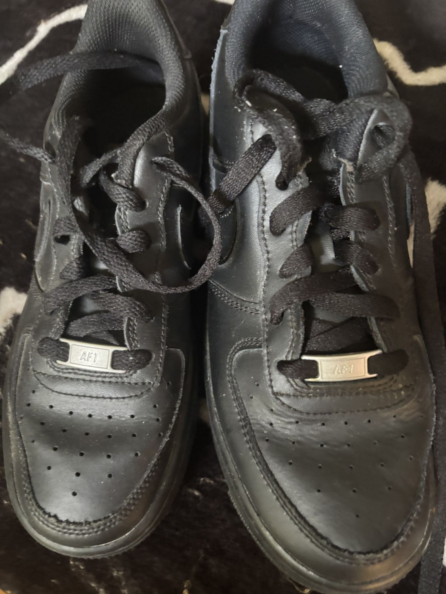 Nike Air forces Size 5