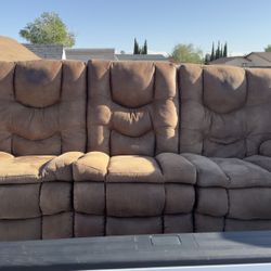Lazy Boy Reclining Couch And Reclining Love Seat