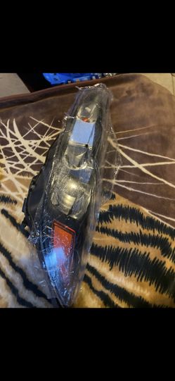 Sell Or Trade Ford Focus Head Light Right Size 