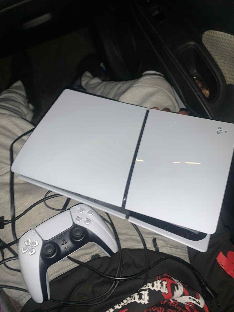 PlayStation 5 ( PS5 )