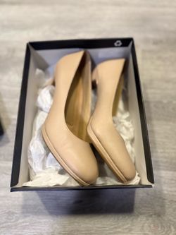 Naturalizer Nude Beige Classic Pumps Heels Size [8] | Excellent Condition