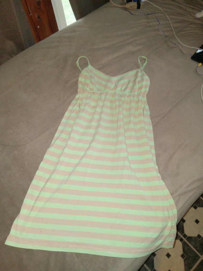 Junior's Summer Dress Size Medium 