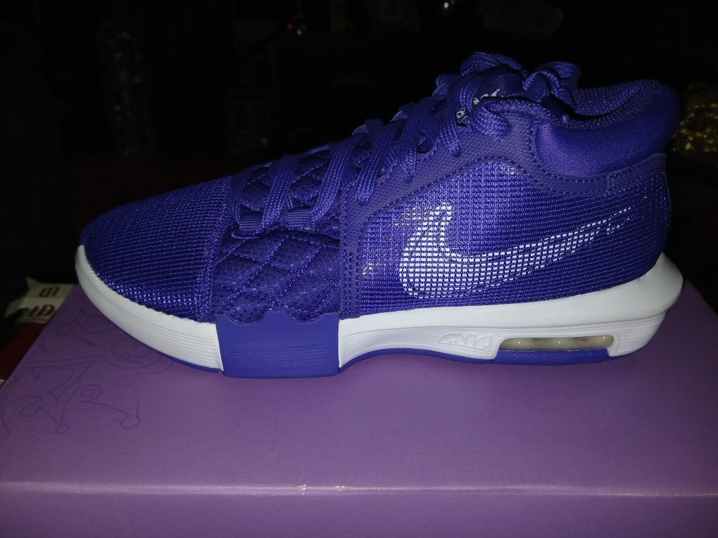 NIKE LEBRON WITNESS 8