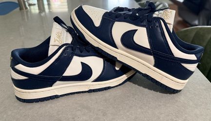 Women’s Nike Dunks Navy Blue size 7