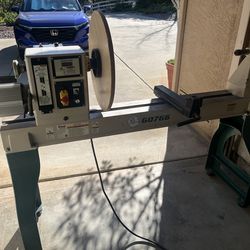 22” x 42” Grizzly Wood lathe