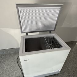 Galanz 5.0 Cu Ft Manual Defrost Chest Freezer