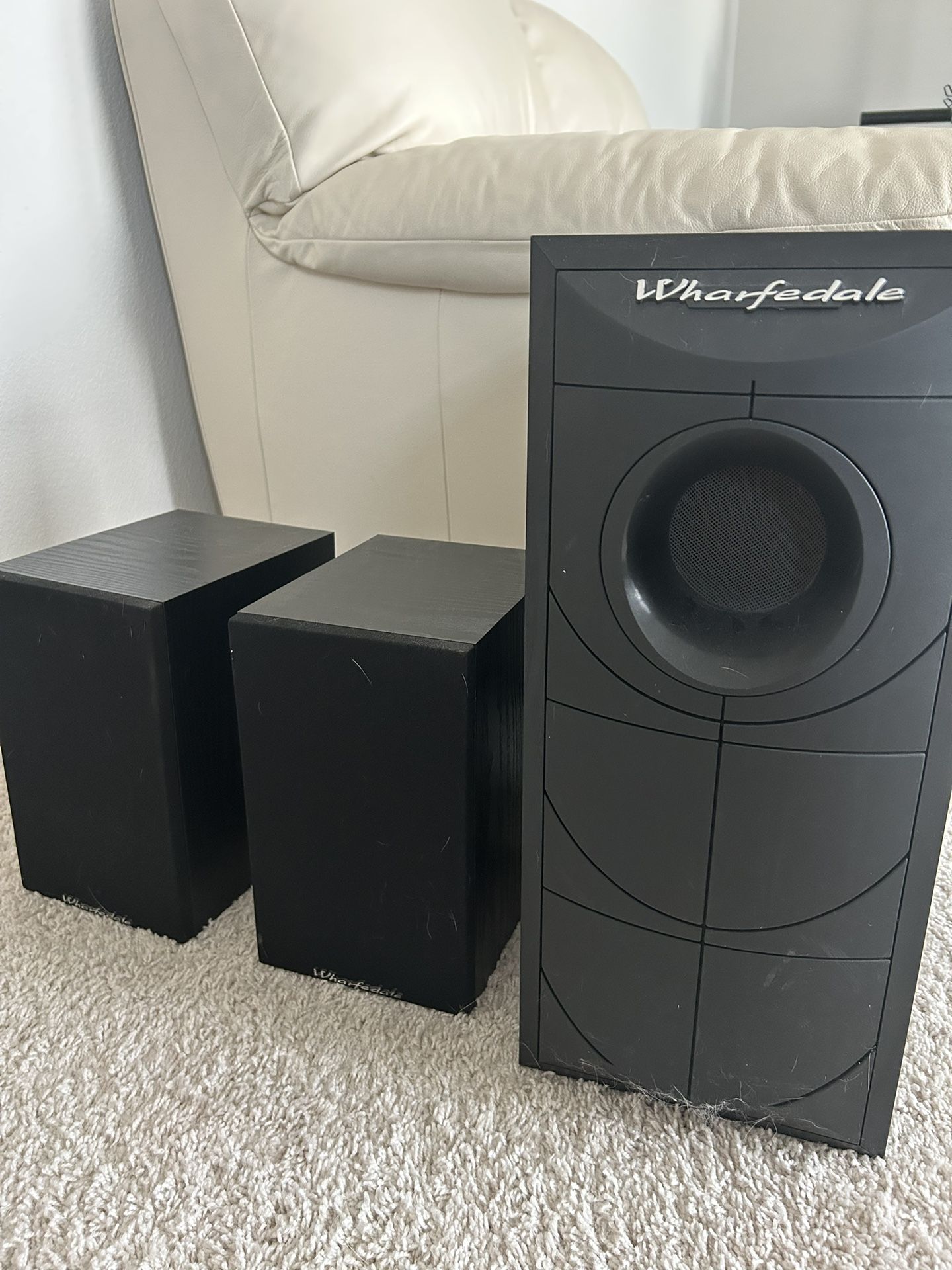 Wharfedale　　MODUS SUB-BASS イギリス　ウーファー Wharfedale Modus SUB-Bass Black. $150.000 Un subwoofer