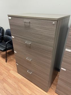 File cabinet high quality like new