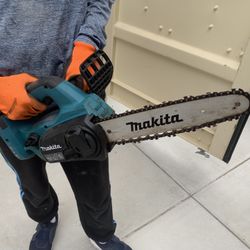 Marita Battery Chain Saw 13” (No Battery Included)