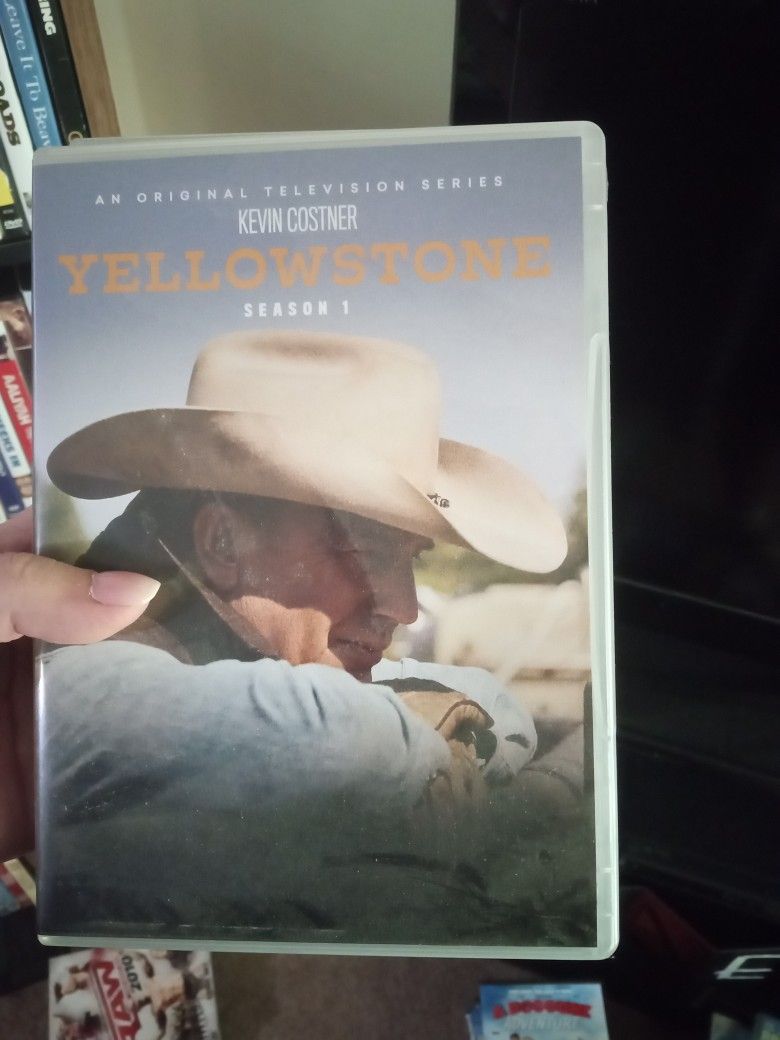 Yellowstone Season 1