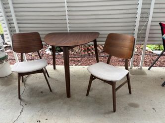 Mid-Century Modern Dining Table and 2 Chairs