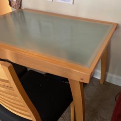 Simple Dining Table Chairs Set In Good Condition