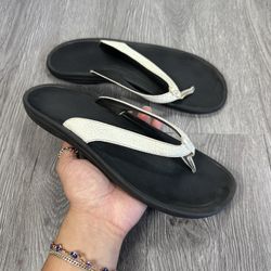 OluKai Ho'opio Sandals Flip Flops Black / White Women's Size 8