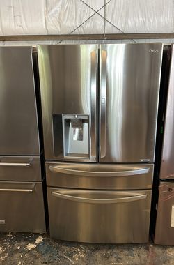 LG Refrigerator 4 Door With Ice Maker
