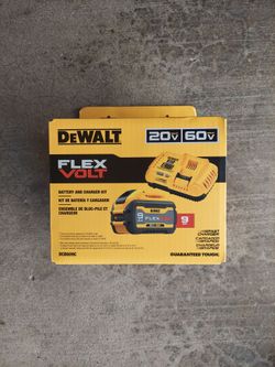 New Dewalt Starter Kit 9.0 Battery with FAST charger 20V 60V