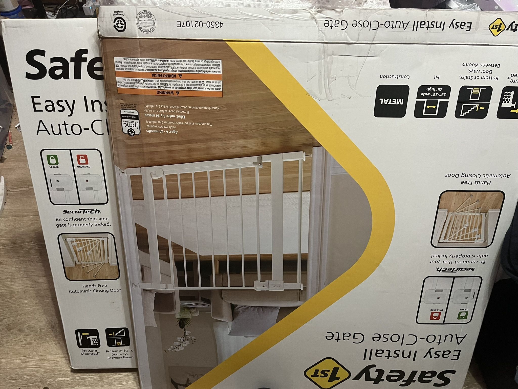 TWO Safety 1st Autoclose Baby Gates