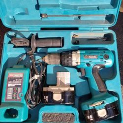 Makita Drill w/Batteries and Charger