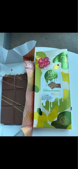 Authentic legit Dubai chocolate Kunafa/  pistachios