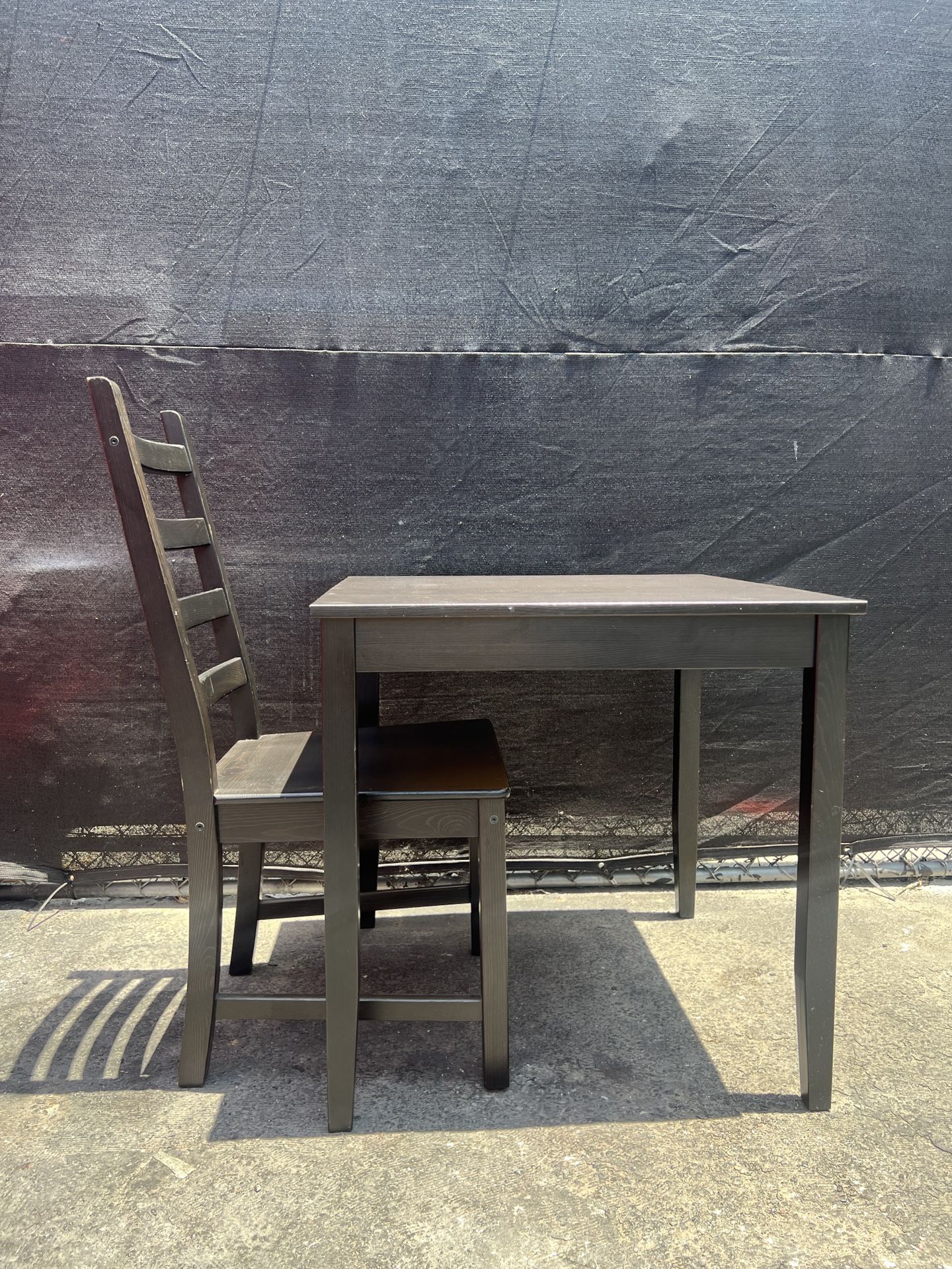 Chair & Table