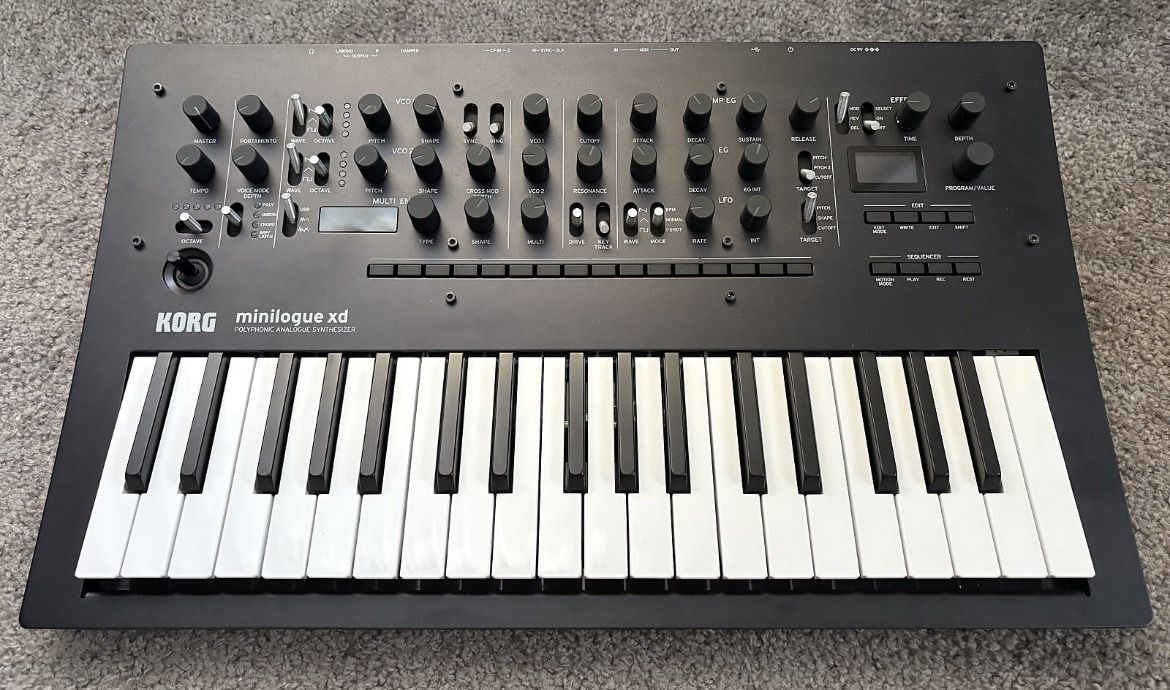 Korg Minilogue XD (Black)