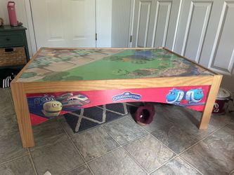 Kids play/train table