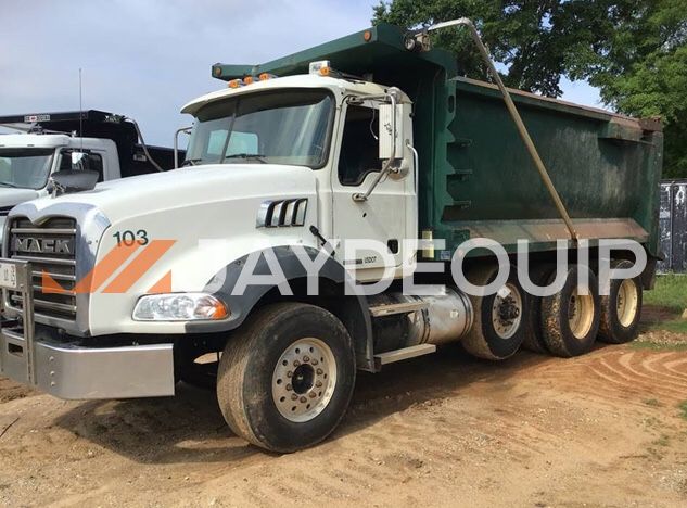 MACK TRI-AXLE DUMP