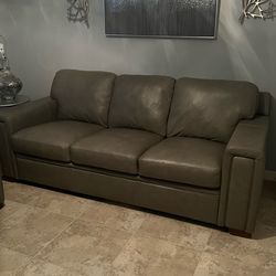 MOVING🌟MUDT SELL 🌟🙏ZGALLERIE Gray Leather Sofa and Matching large chair.  Less than 6 months old.