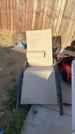 Free pool chairs 4