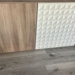 Beautiful Contemporary TV Stand / Storage/ Organizer - Like New!
