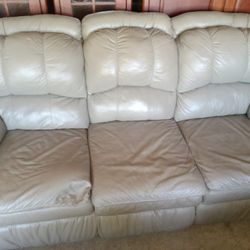 Reclainer Couch 