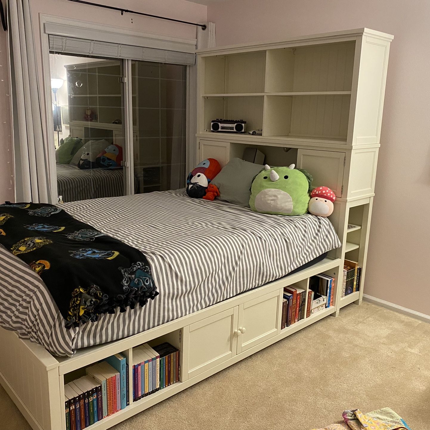 Pottery barn sales beadboard storage bed