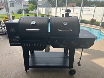 Pit Boss Pro Series Wood Pellet & Gas Combo