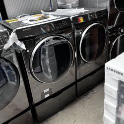 SAMSUNG WASHER AND GAS DRYER LARGE CAPACITY