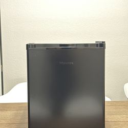 Small Refrigerator Hisense 