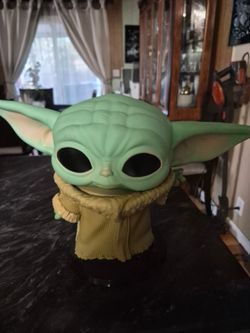 Baby Yoda Bobble head