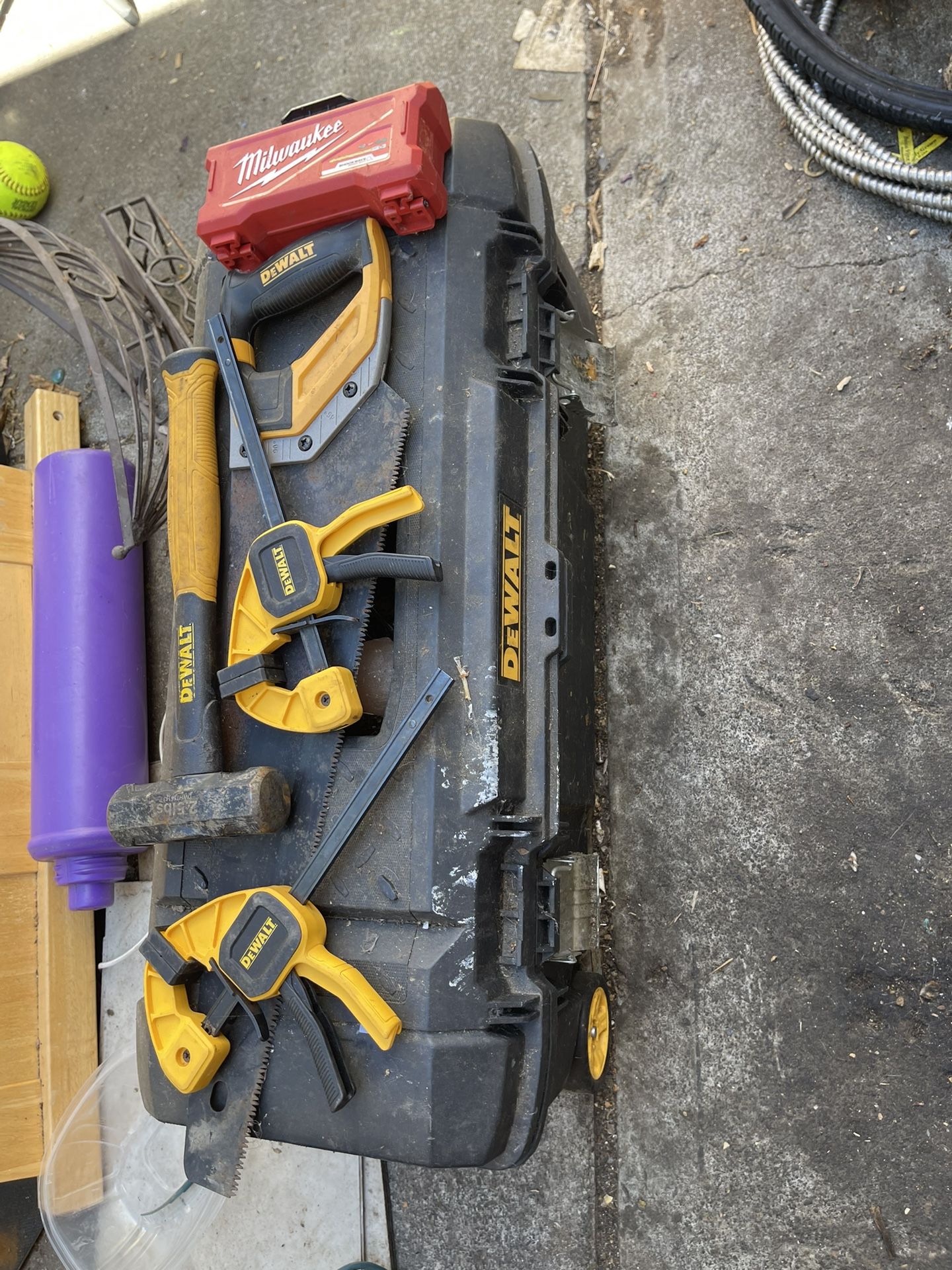 Dewalt Drilland And Tools